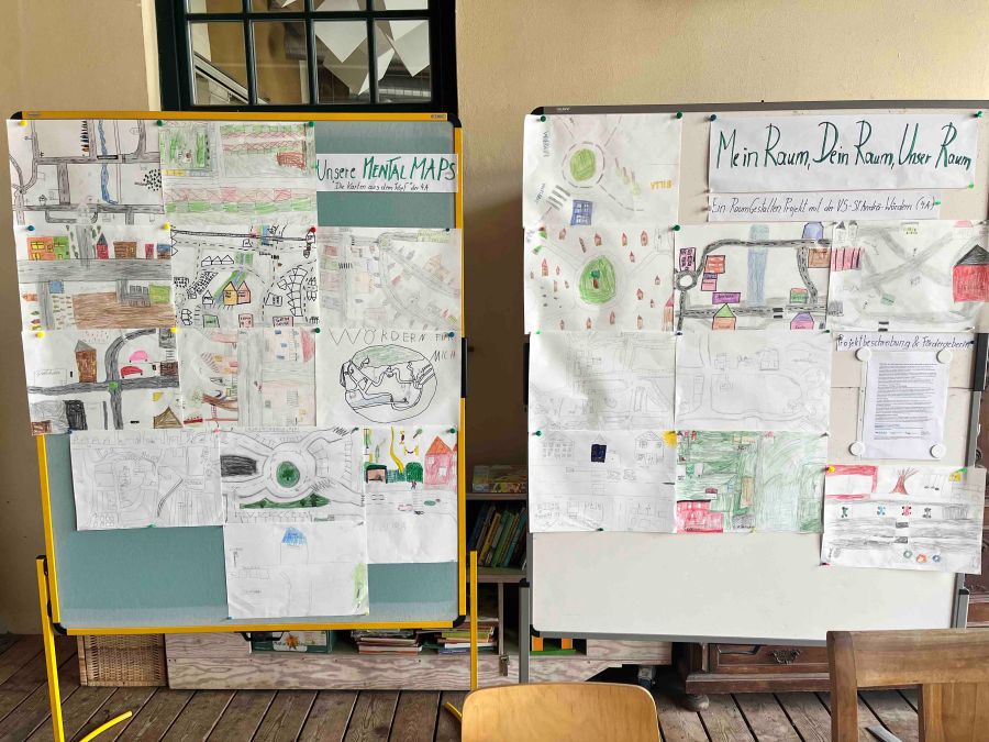 zwei Pinnwände mit Mental Maps der Kinder